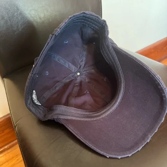 🆕 Designer inspired ball cap - Picture 3 of 3